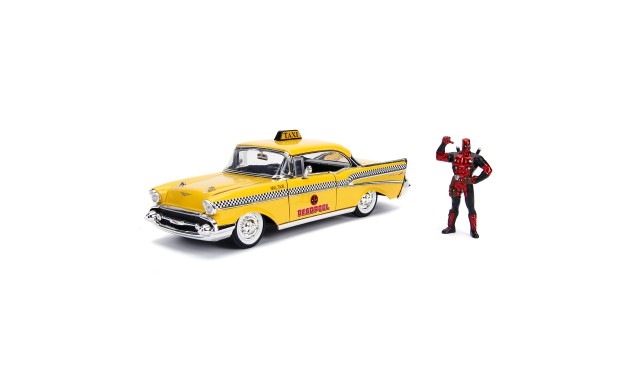Jada Toys Набор Hollywood Rides Машинка с Фигуркой 2.75" 1:241957 Chevy Bel Air-Hard Top W/Deadpool Figure 30290